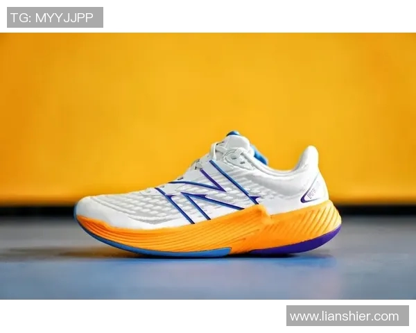 哪个足球明星选择了NB品牌鞋子展现个人风格与运动魅力