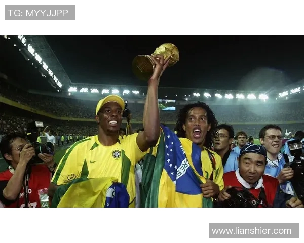 深入对话足球巨星揭秘他们的职业生涯与生活点滴