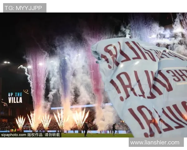 足球明星遭遇抢球衣事件视频曝光引发球迷热议与关注